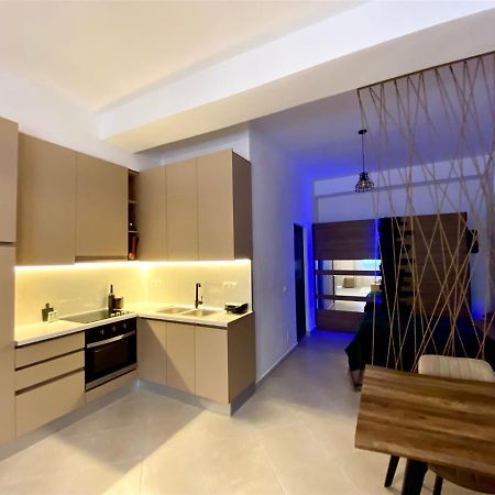 Azalea Studio Apartment In City Center ドゥラス エクステリア 写真