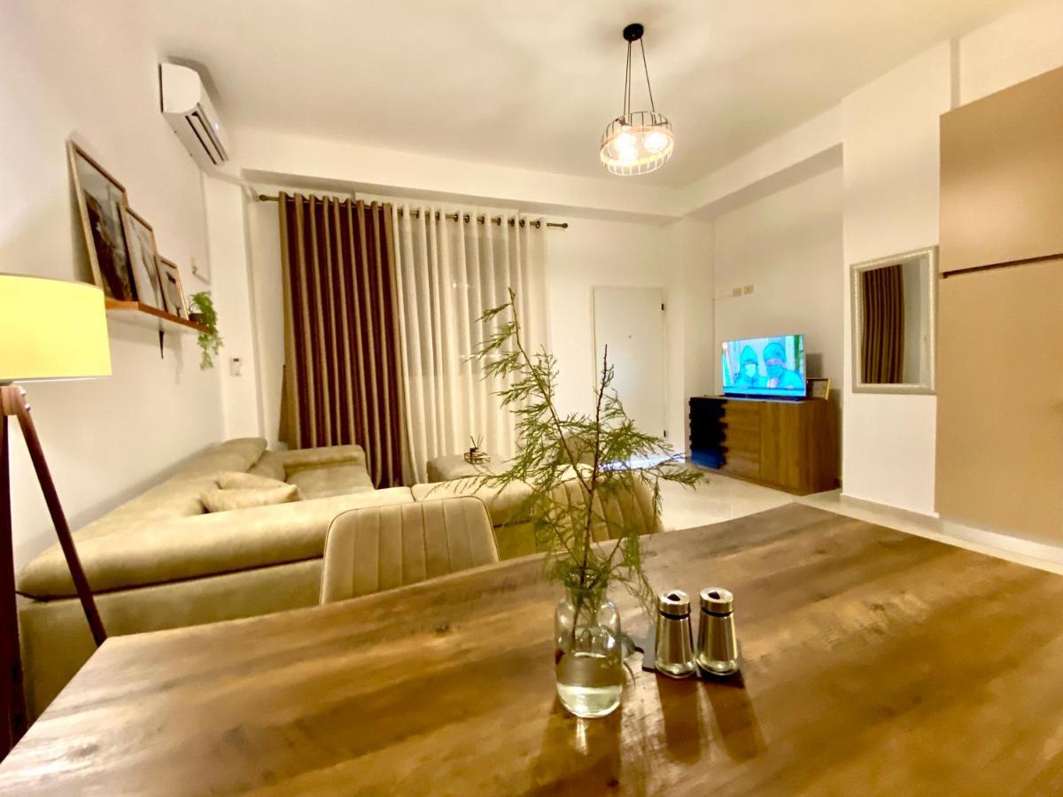 Azalea Studio Apartment In City Center ドゥラス エクステリア 写真