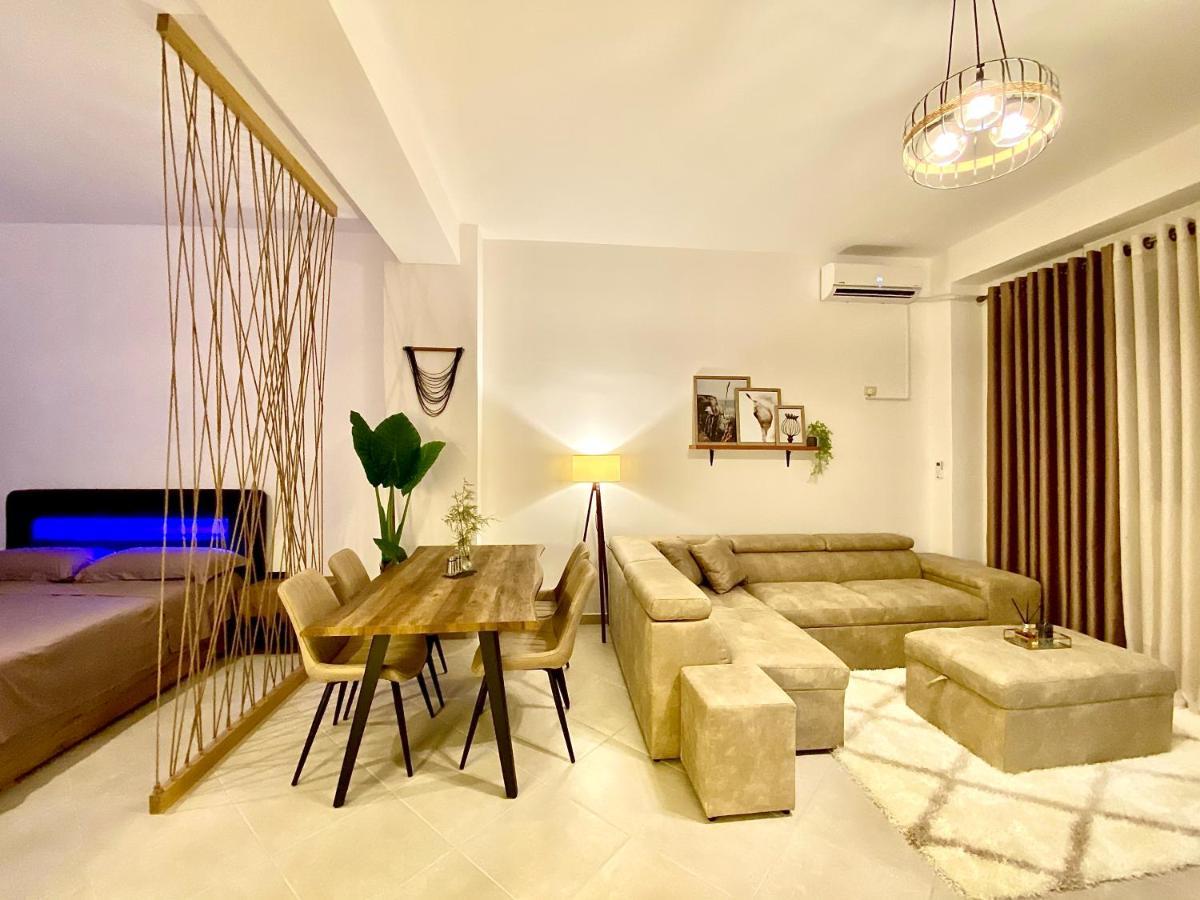 Azalea Studio Apartment In City Center ドゥラス エクステリア 写真